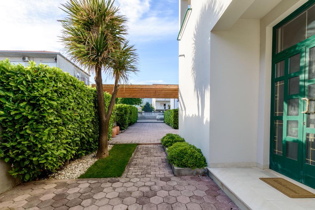Kuca Za Odmor Kuzmanic Villa Kastela Exterior photo